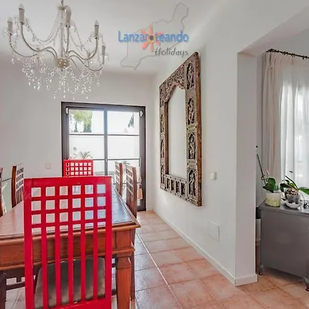 Вилла Casa Lola Vivienda Vacacional Private Pool (Adults Only)